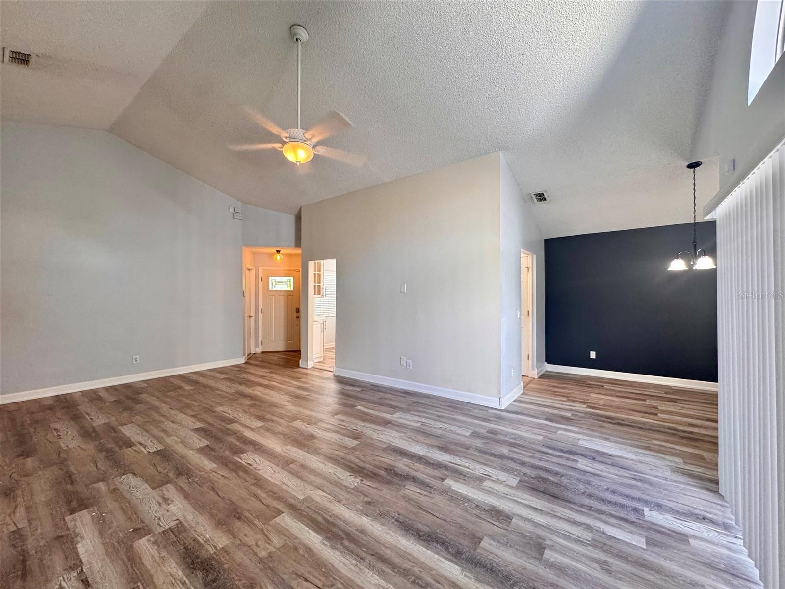 Image 5 of 23 For 1333 Black Willow Trail