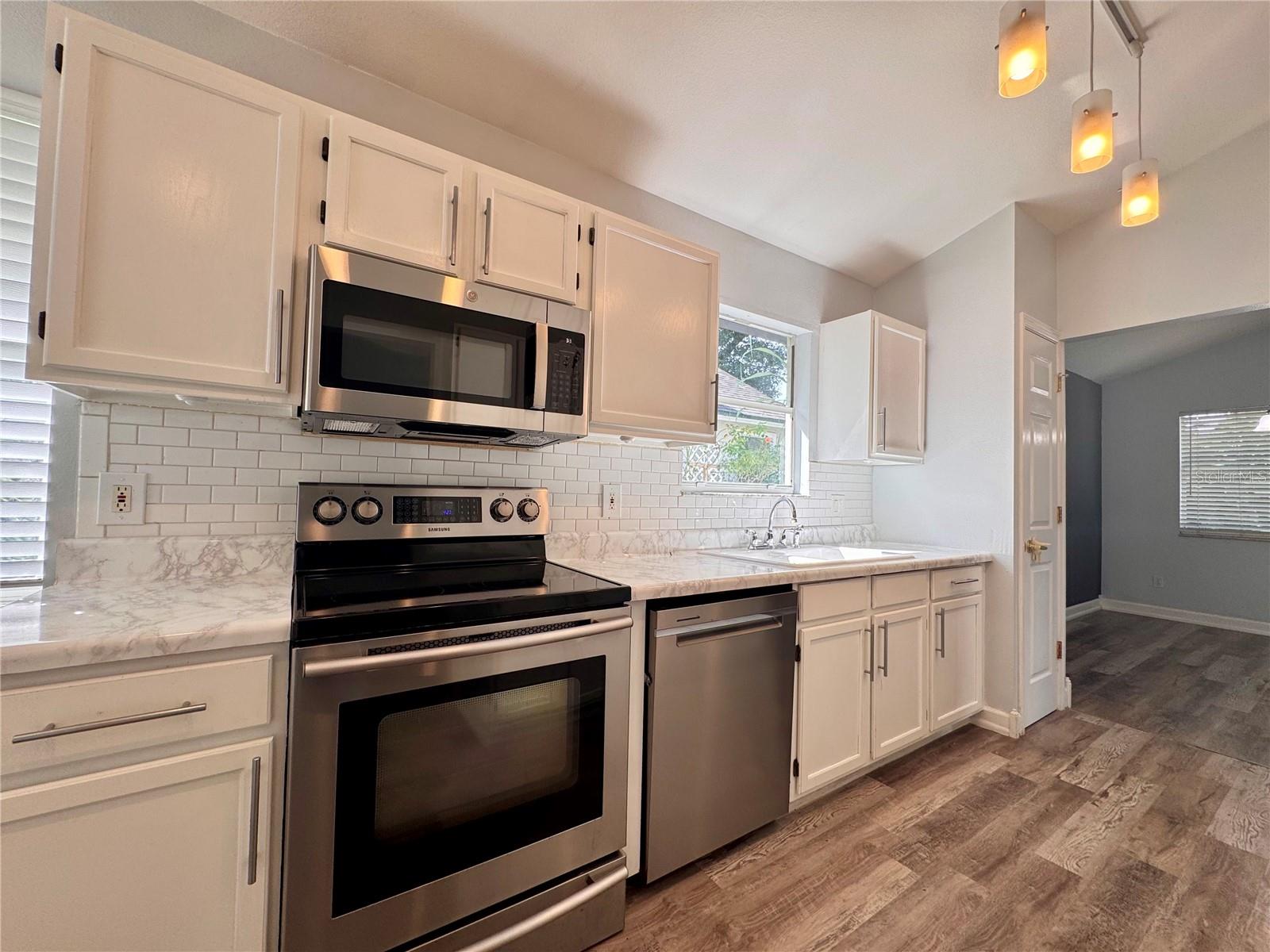 Image 6 of 23 For 1333 Black Willow Trail