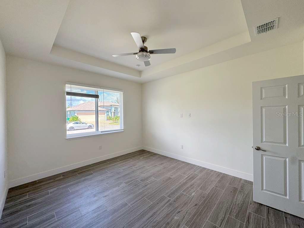 Image 9 of 18 For 15833 Aldama Circle