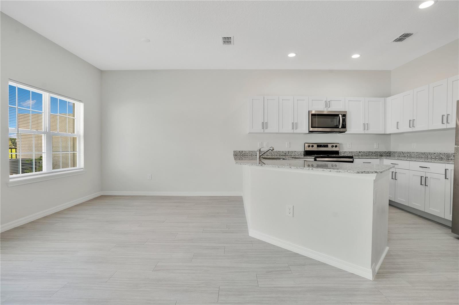 Image 13 of 36 For 2035 Claudia Lane 2035