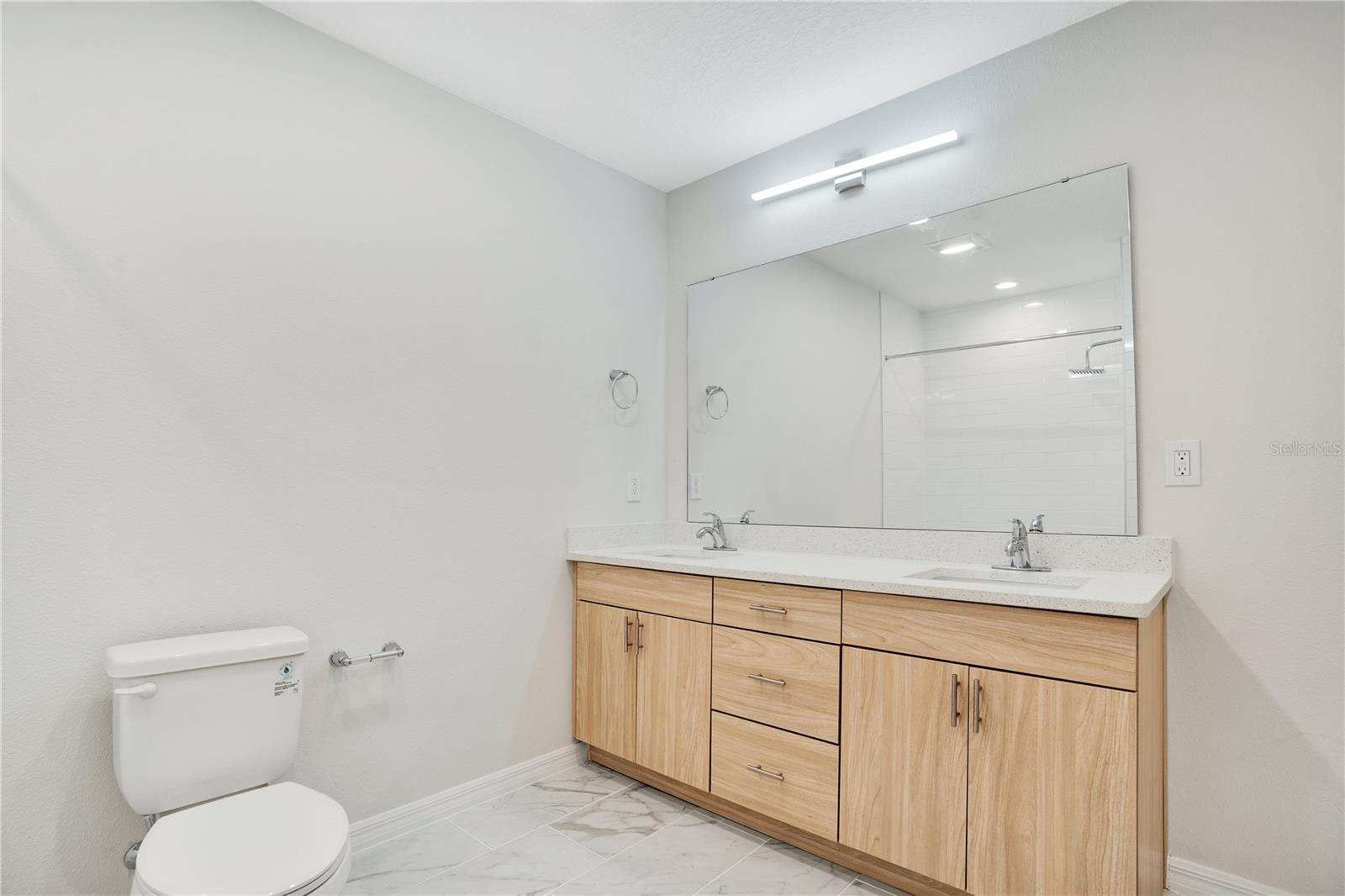 Image 7 of 36 For 2035 Claudia Lane 2035