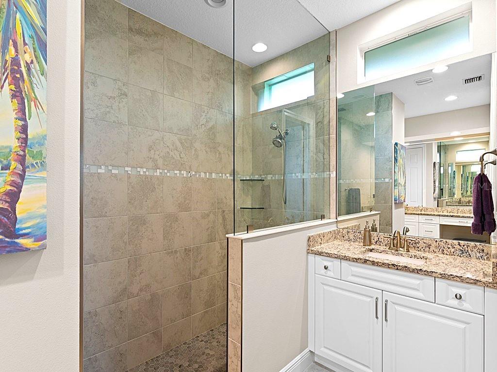 Image 15 of 28 For 394 11th Square Sw
