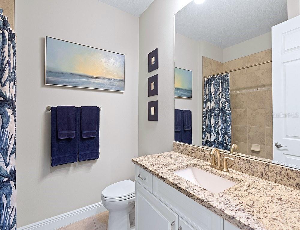 Image 20 of 28 For 394 11th Square Sw
