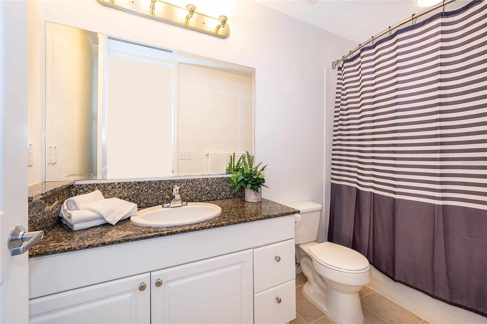 Image 16 of 22 For 603 Elmhurst Court