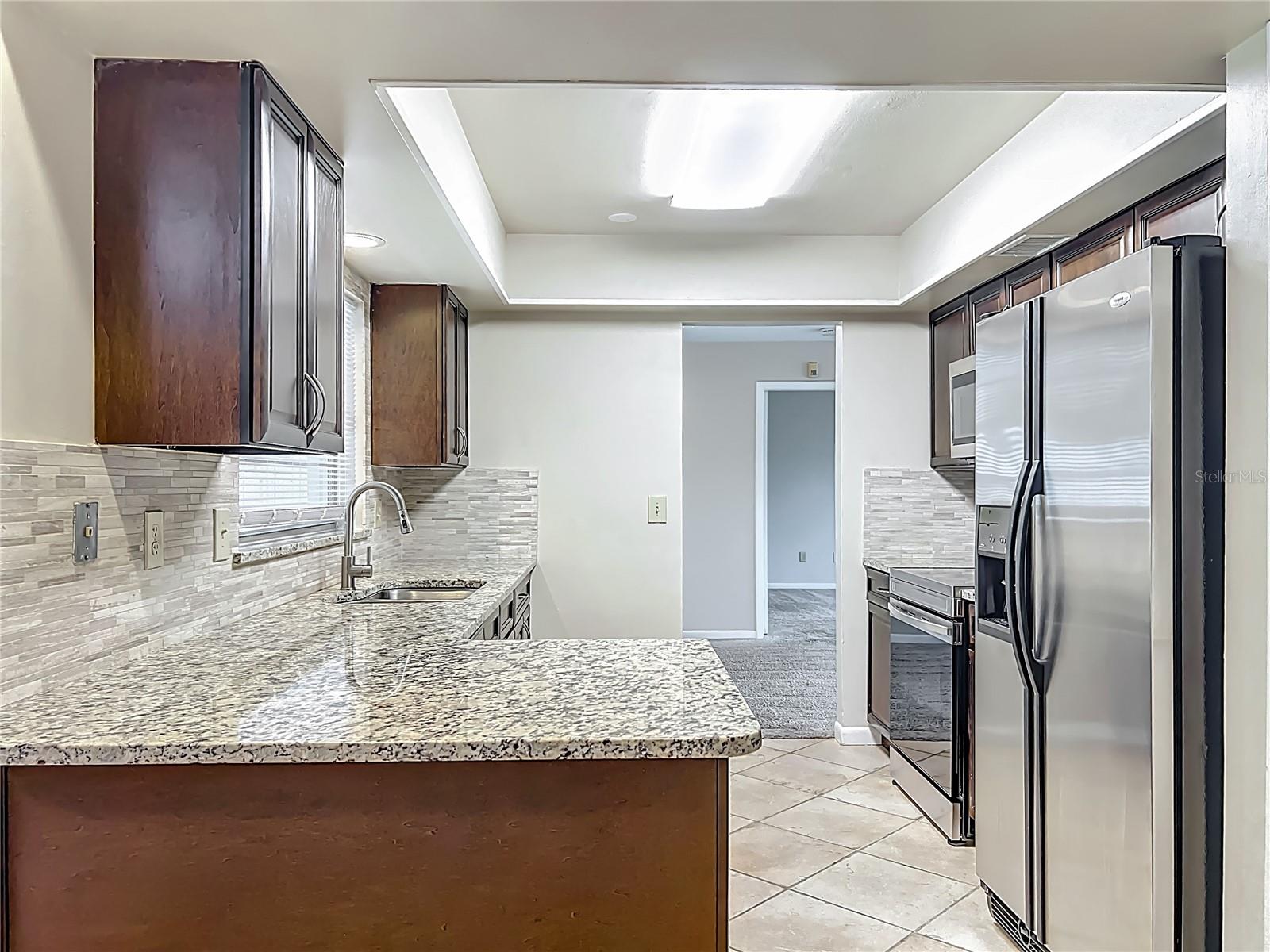 Image 10 of 48 For 637 Parkwood Avenue