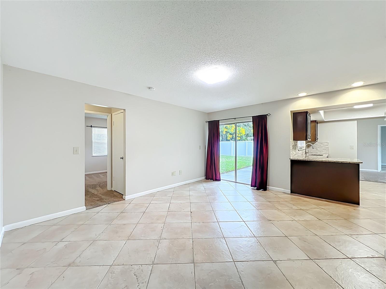 Image 19 of 48 For 637 Parkwood Avenue