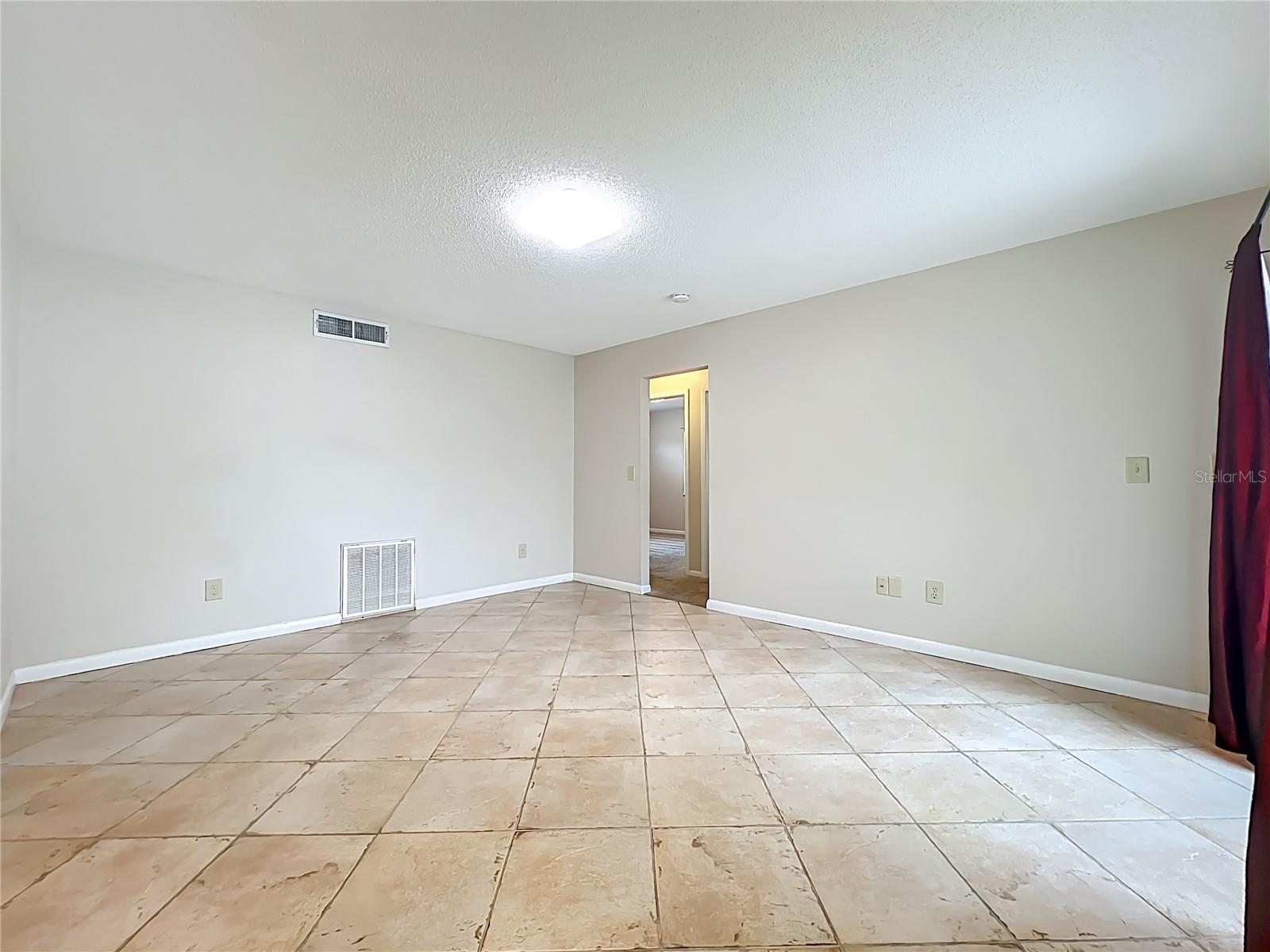 Image 21 of 48 For 637 Parkwood Avenue