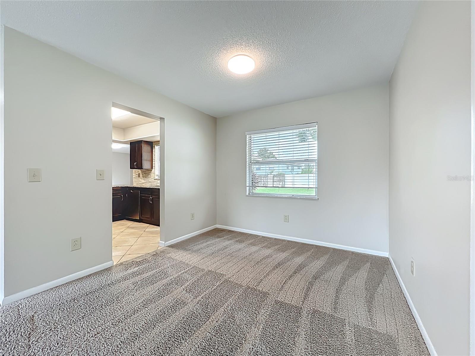 Image 24 of 48 For 637 Parkwood Avenue