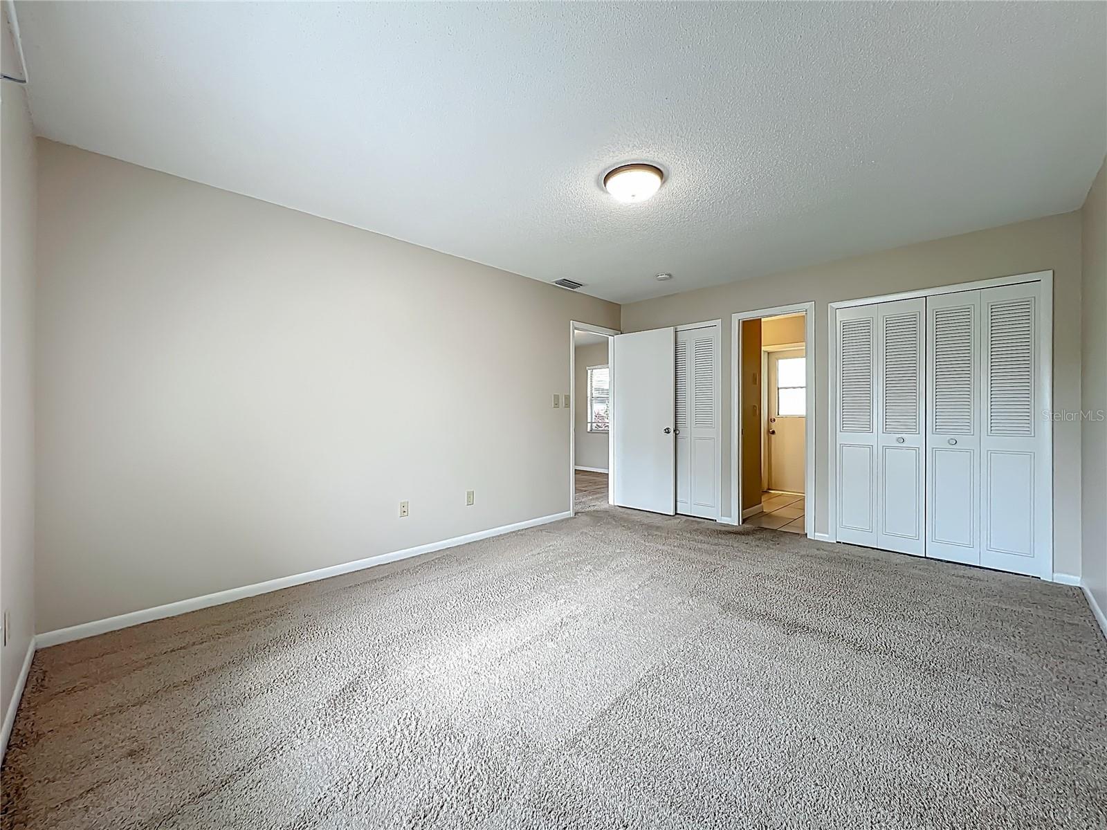 Image 35 of 48 For 637 Parkwood Avenue