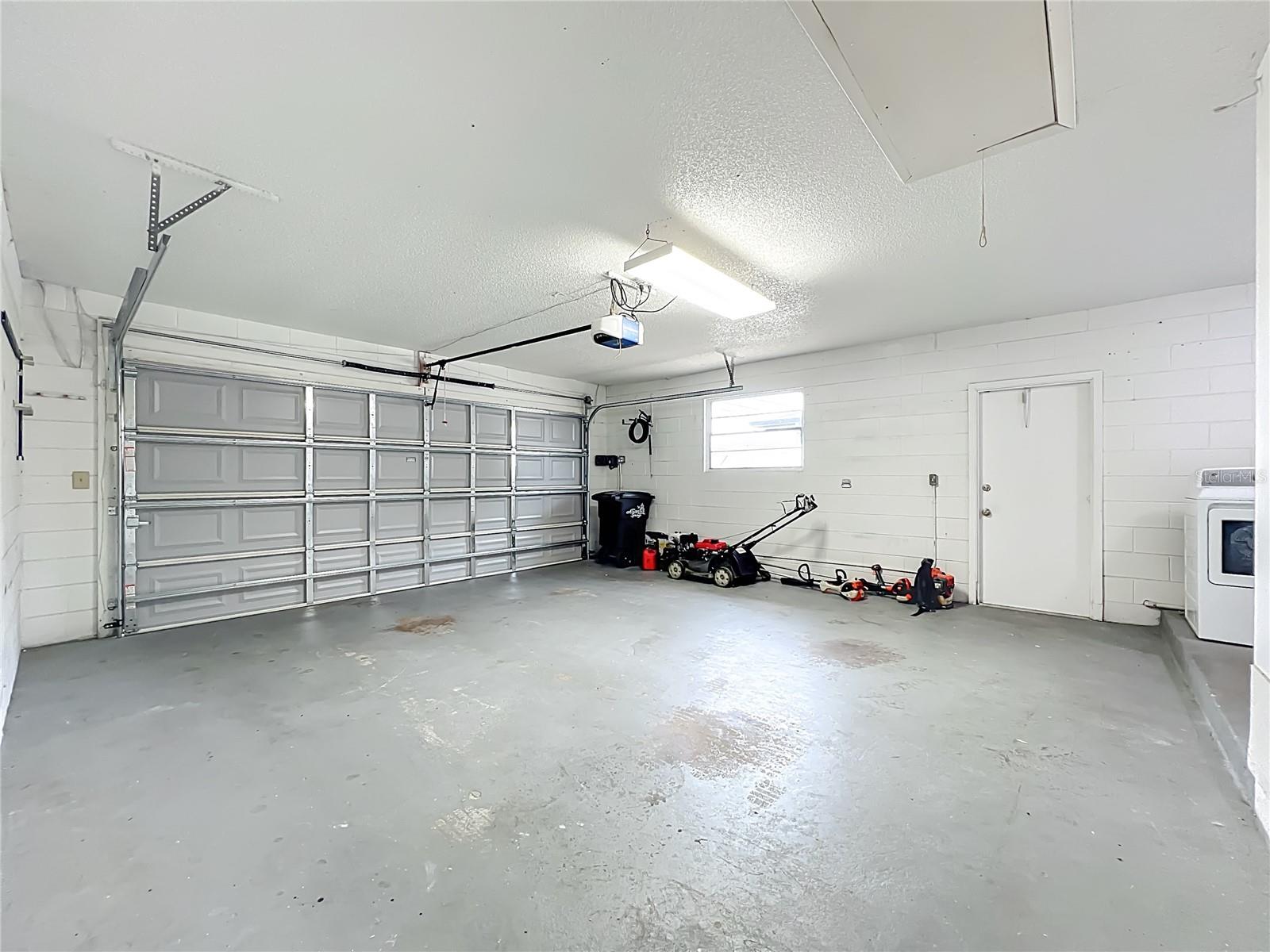 Image 39 of 48 For 637 Parkwood Avenue