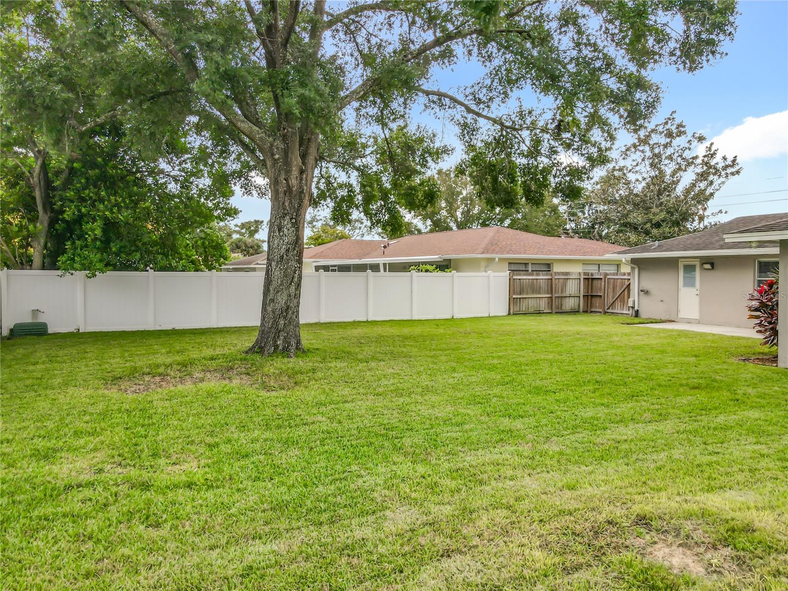 Image 43 of 48 For 637 Parkwood Avenue