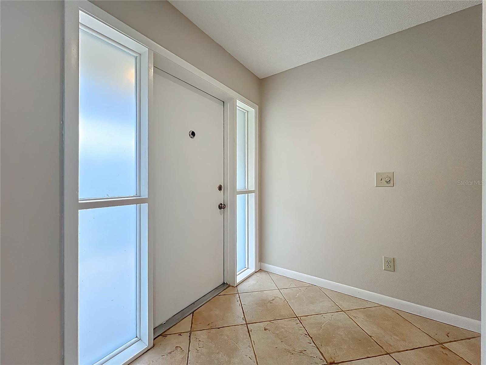 Image 6 of 48 For 637 Parkwood Avenue