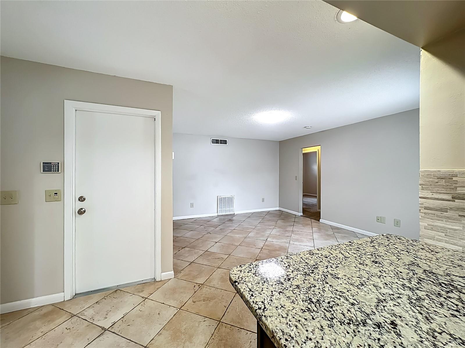 Image 9 of 48 For 637 Parkwood Avenue