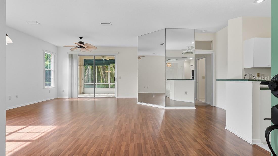 Listing photo id 3 for 6 Gaston Place