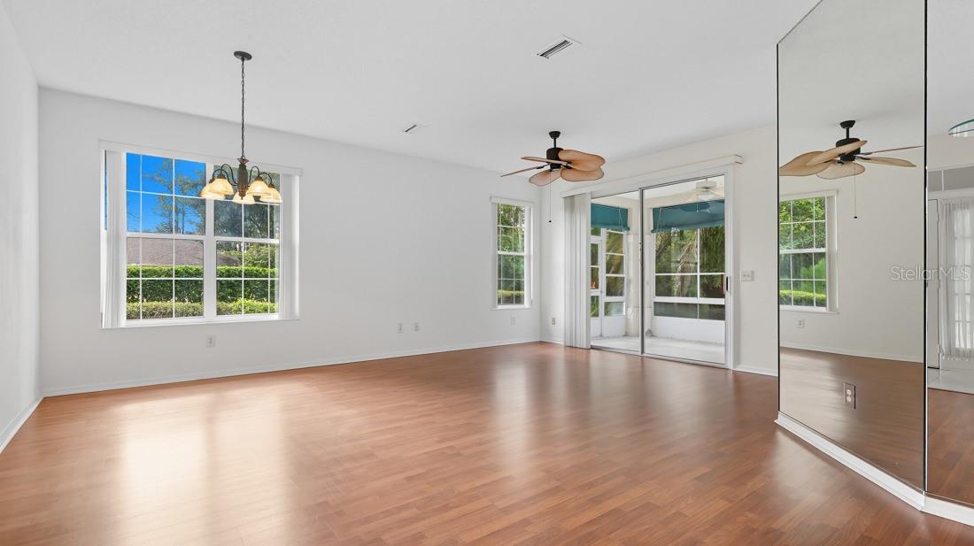 Listing photo id 4 for 6 Gaston Place