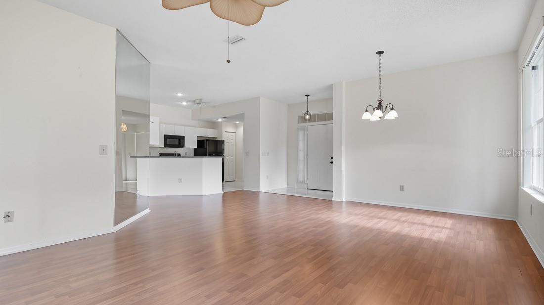 Listing photo id 5 for 6 Gaston Place