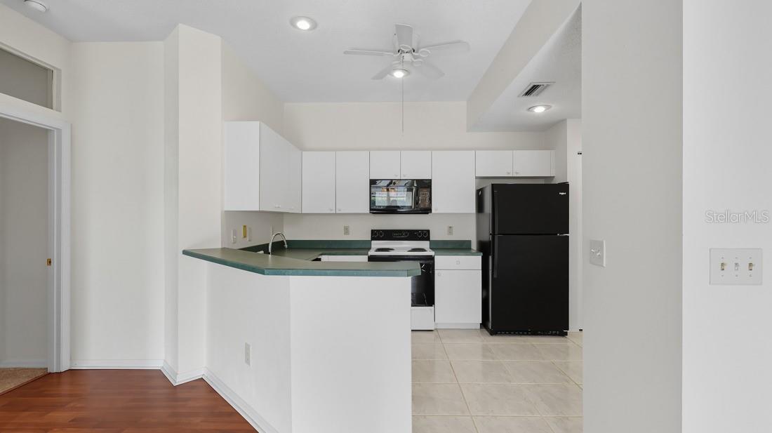 Listing photo id 6 for 6 Gaston Place