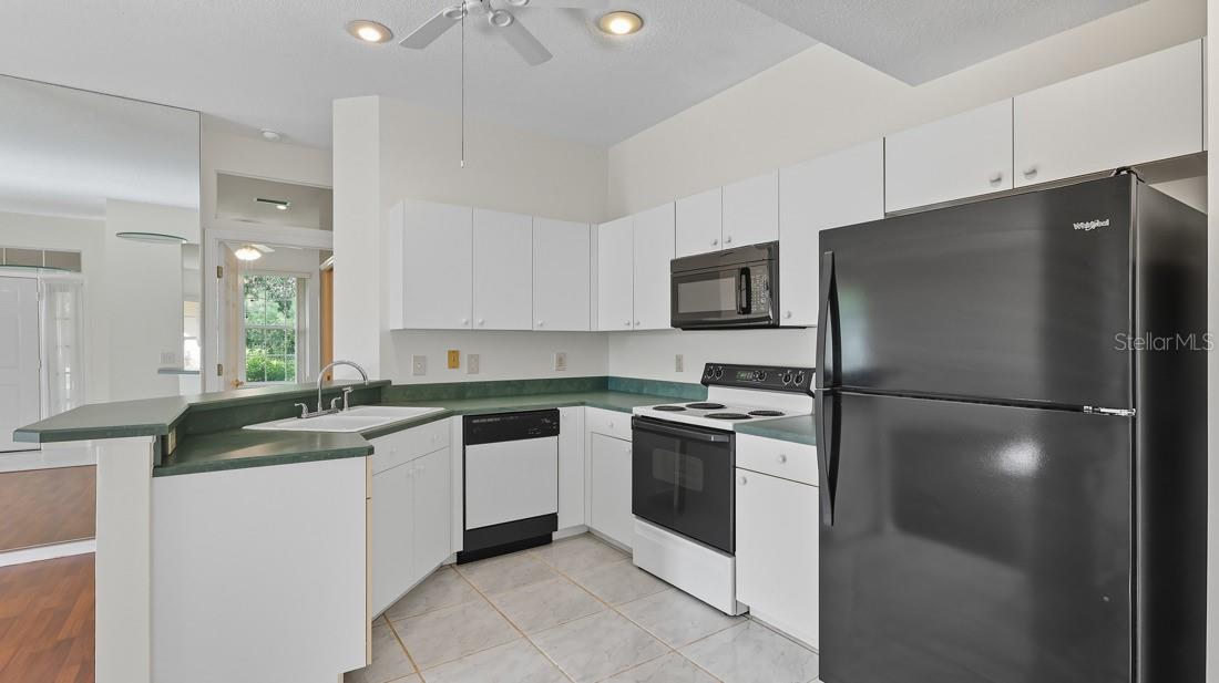 Listing photo id 7 for 6 Gaston Place