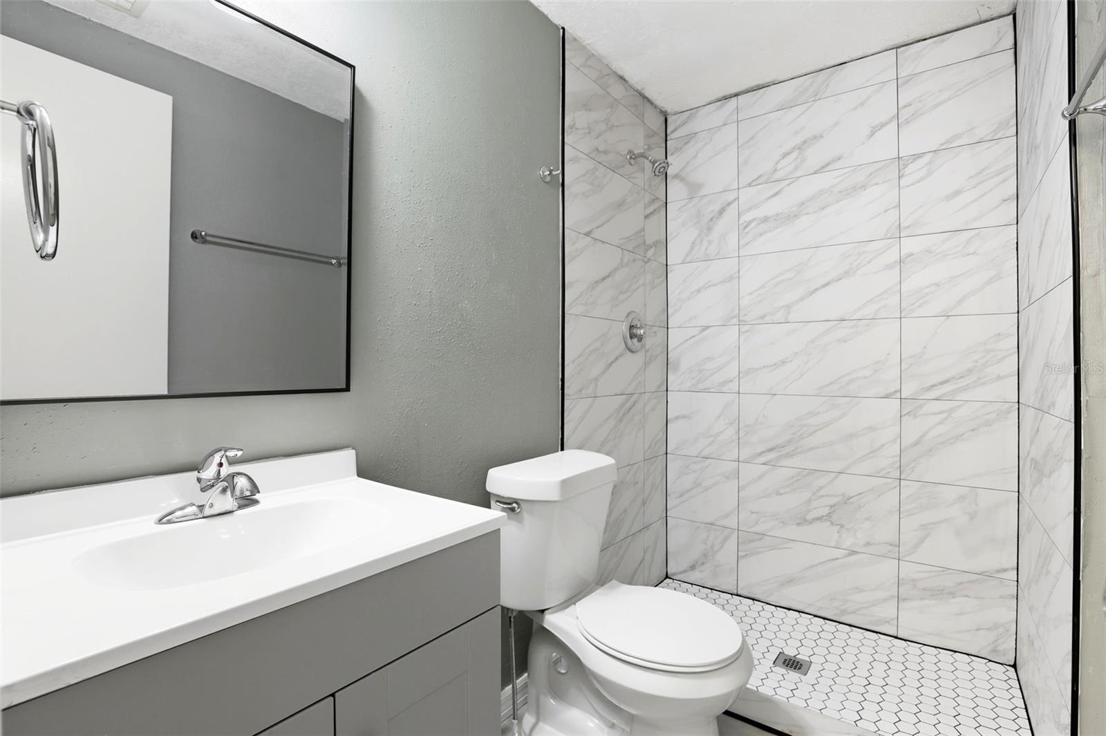 Image 13 of 17 For 344 Eron Way 12