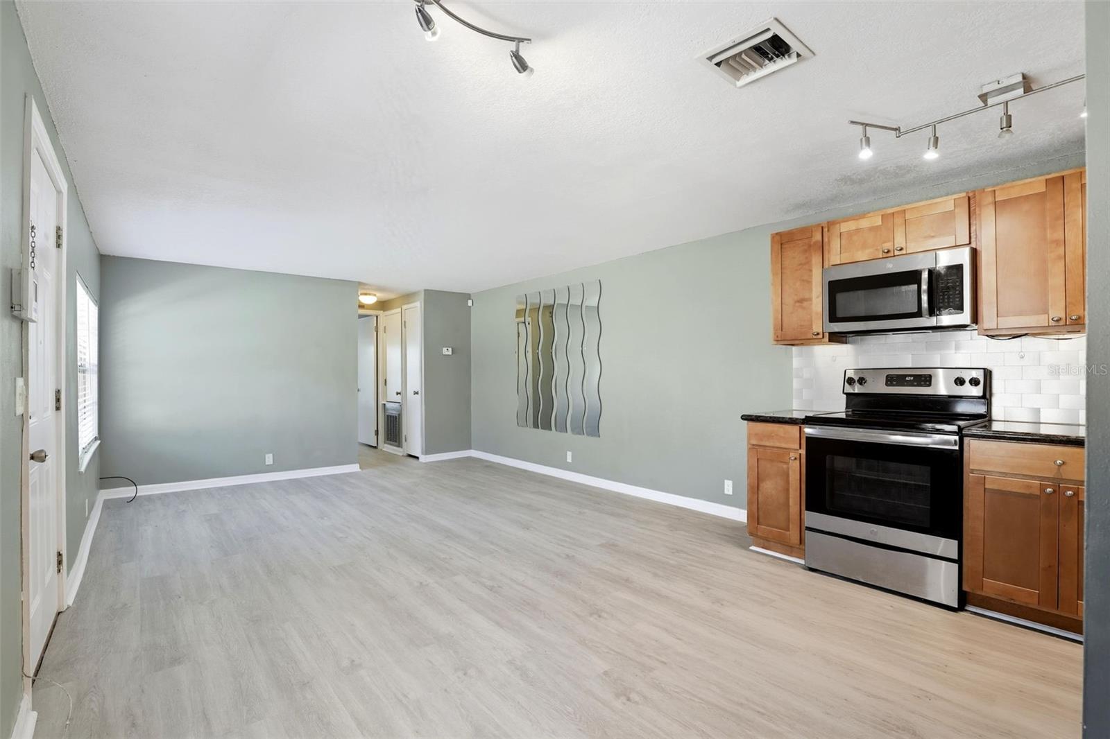 Image 5 of 17 For 344 Eron Way 12