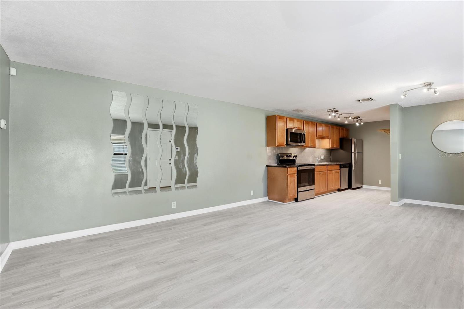 Image 7 of 17 For 344 Eron Way 12