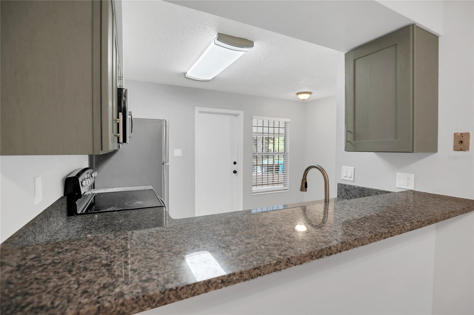 Image 4 of 12 For 2801 Willow Run