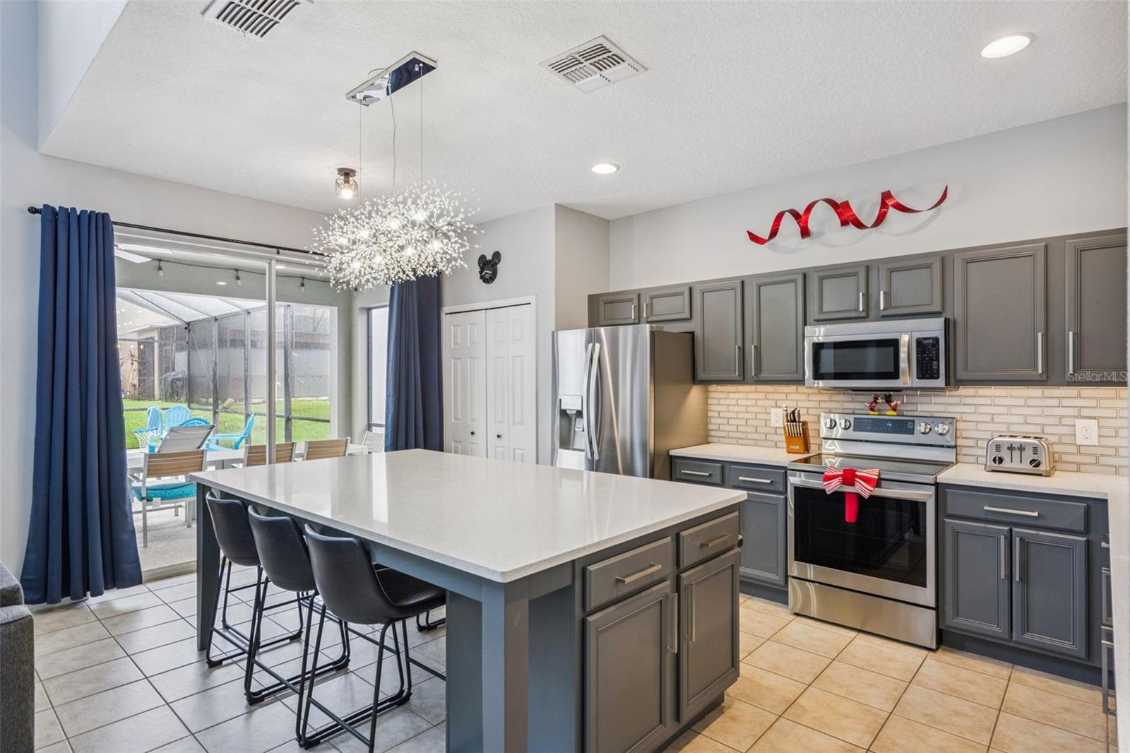 Image 11 of 56 For 2703 Grand Harbour Court