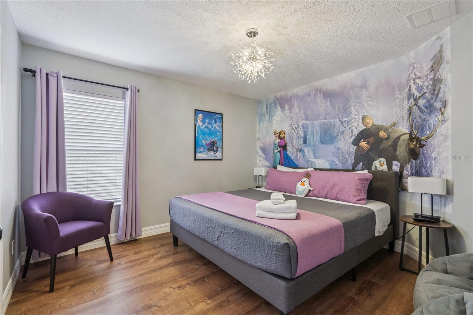 Image 21 of 56 For 2703 Grand Harbour Court