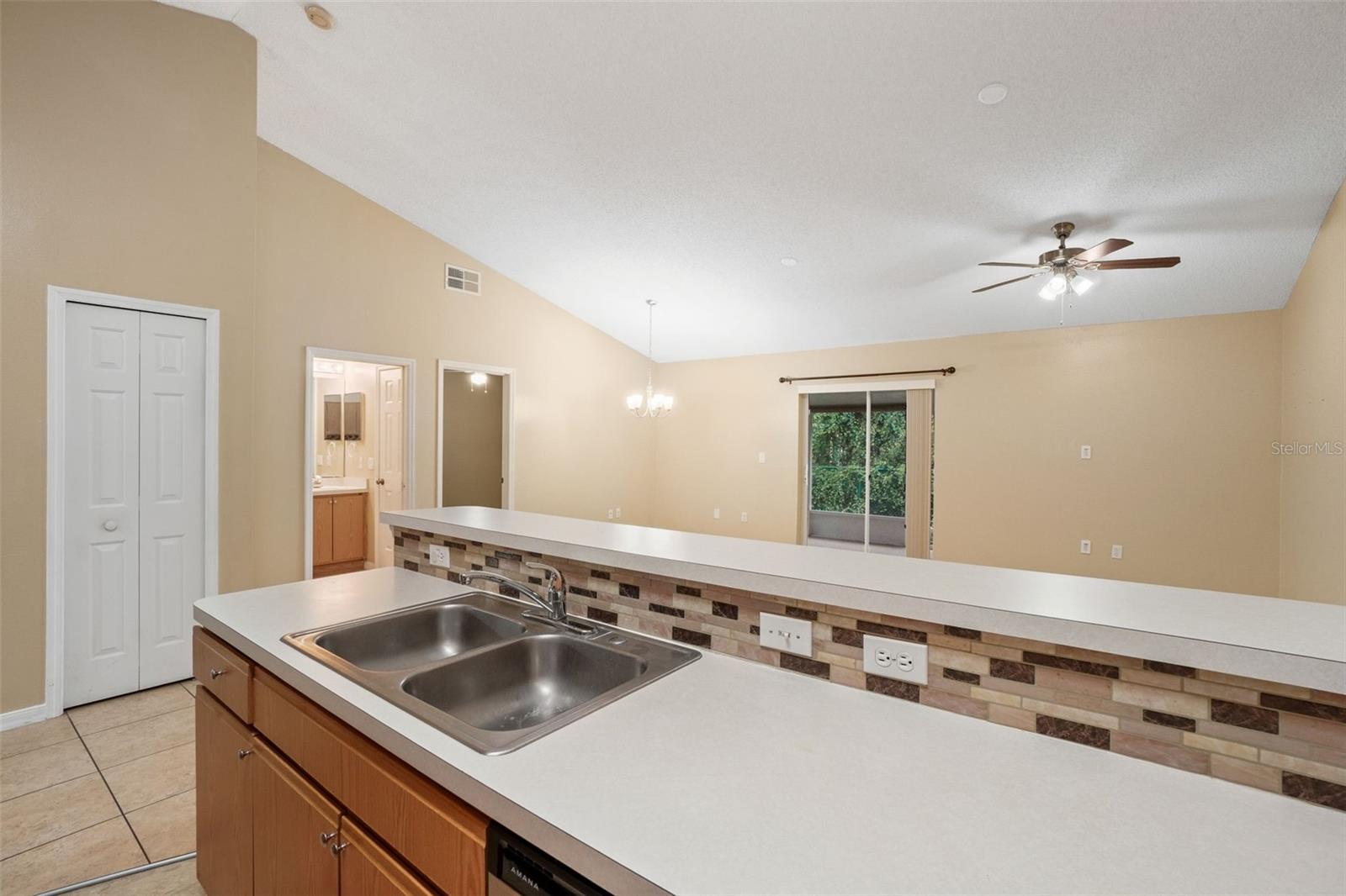 Image 7 of 29 For 1150 Jade East Lane