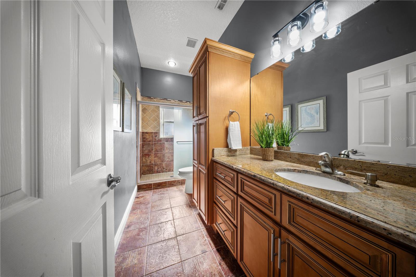 Image 13 of 26 For 7724 Belvoir Drive