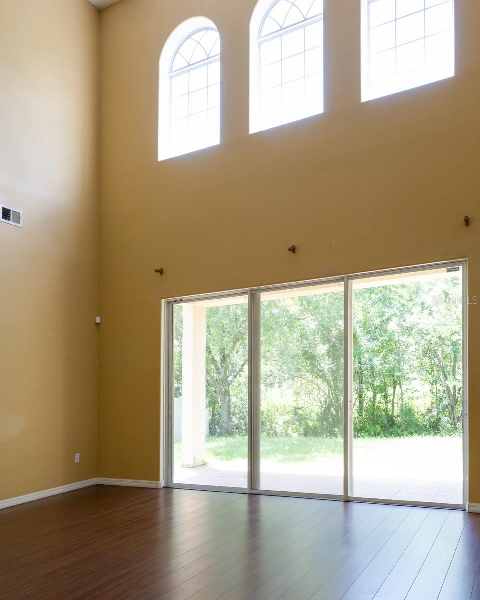 Image 13 of 33 For 16368 Tudor Grove Drive