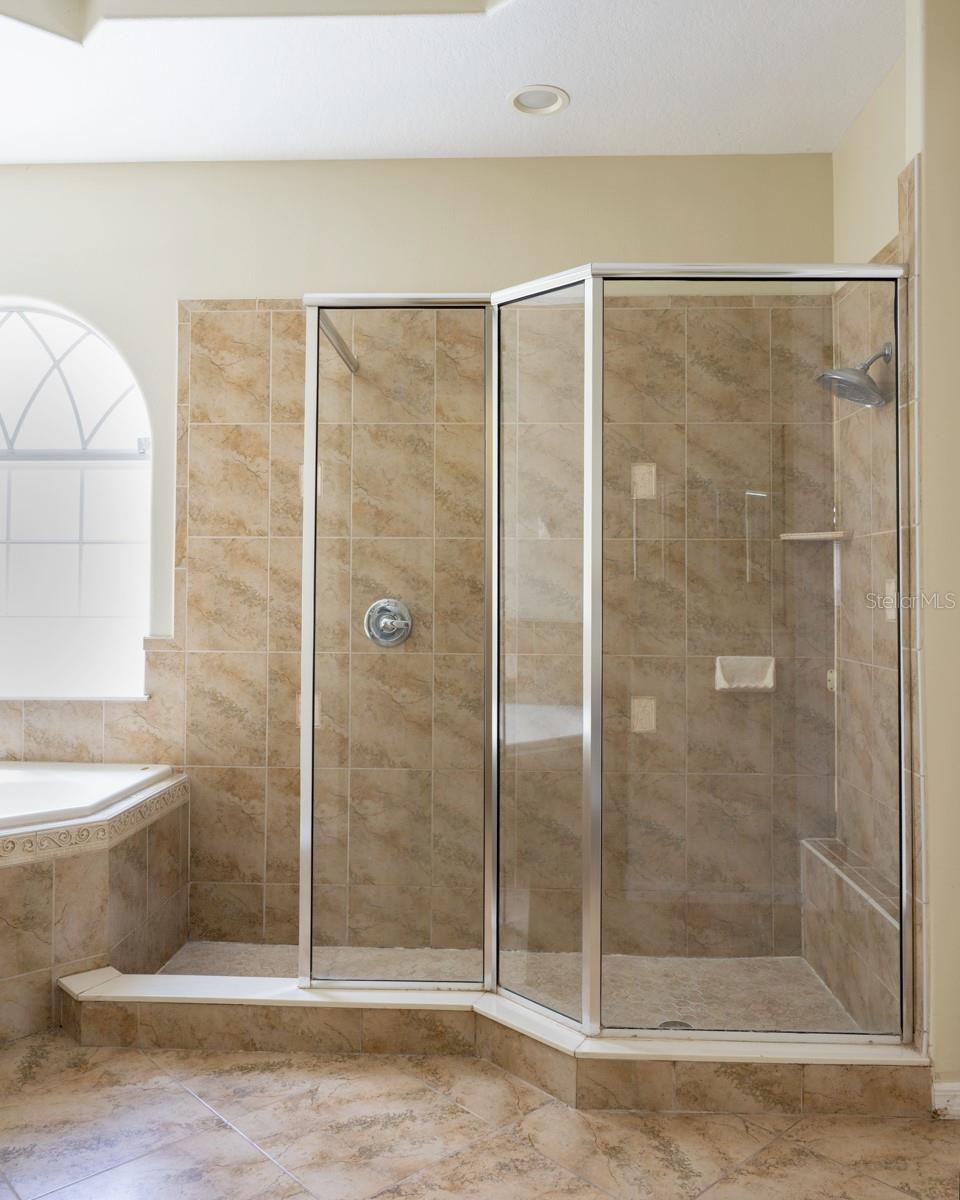 Image 19 of 33 For 16368 Tudor Grove Drive