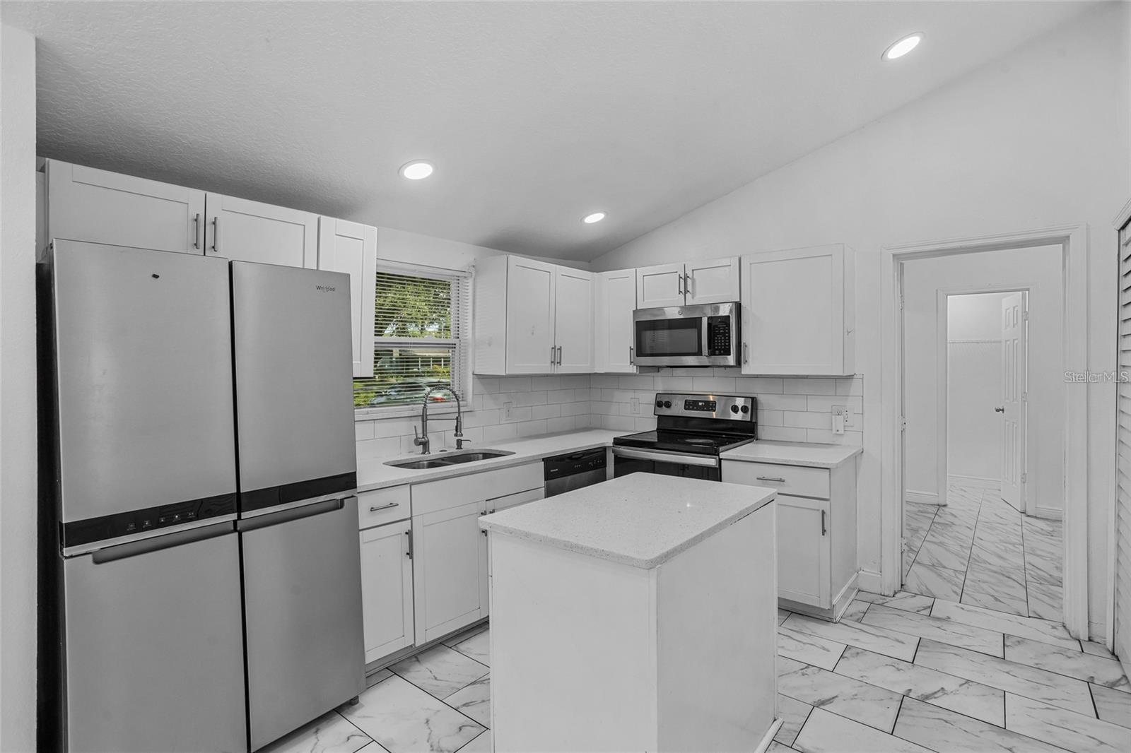 Image 9 of 25 For 906 Celery Avenue