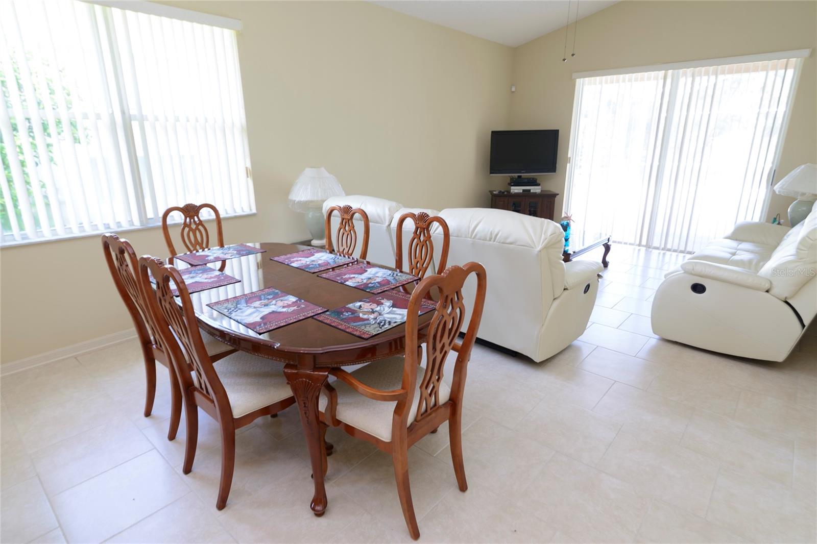 Image 4 of 14 For 1809 Wedgewood Way