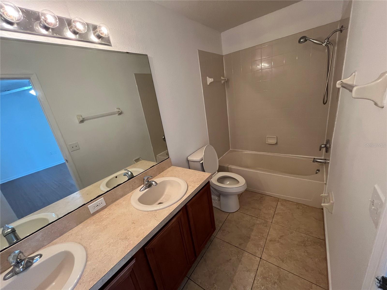 Image 19 of 23 For 1920 Manatee Drive