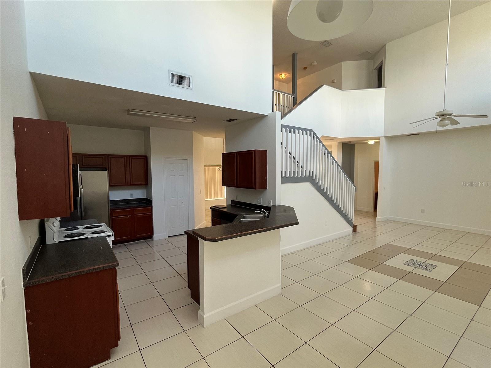 Image 5 of 23 For 1920 Manatee Drive