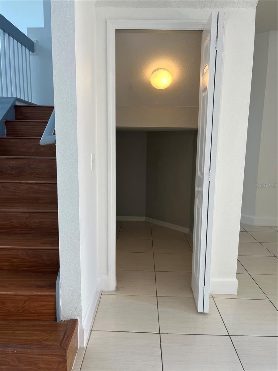 Image 8 of 23 For 1920 Manatee Drive