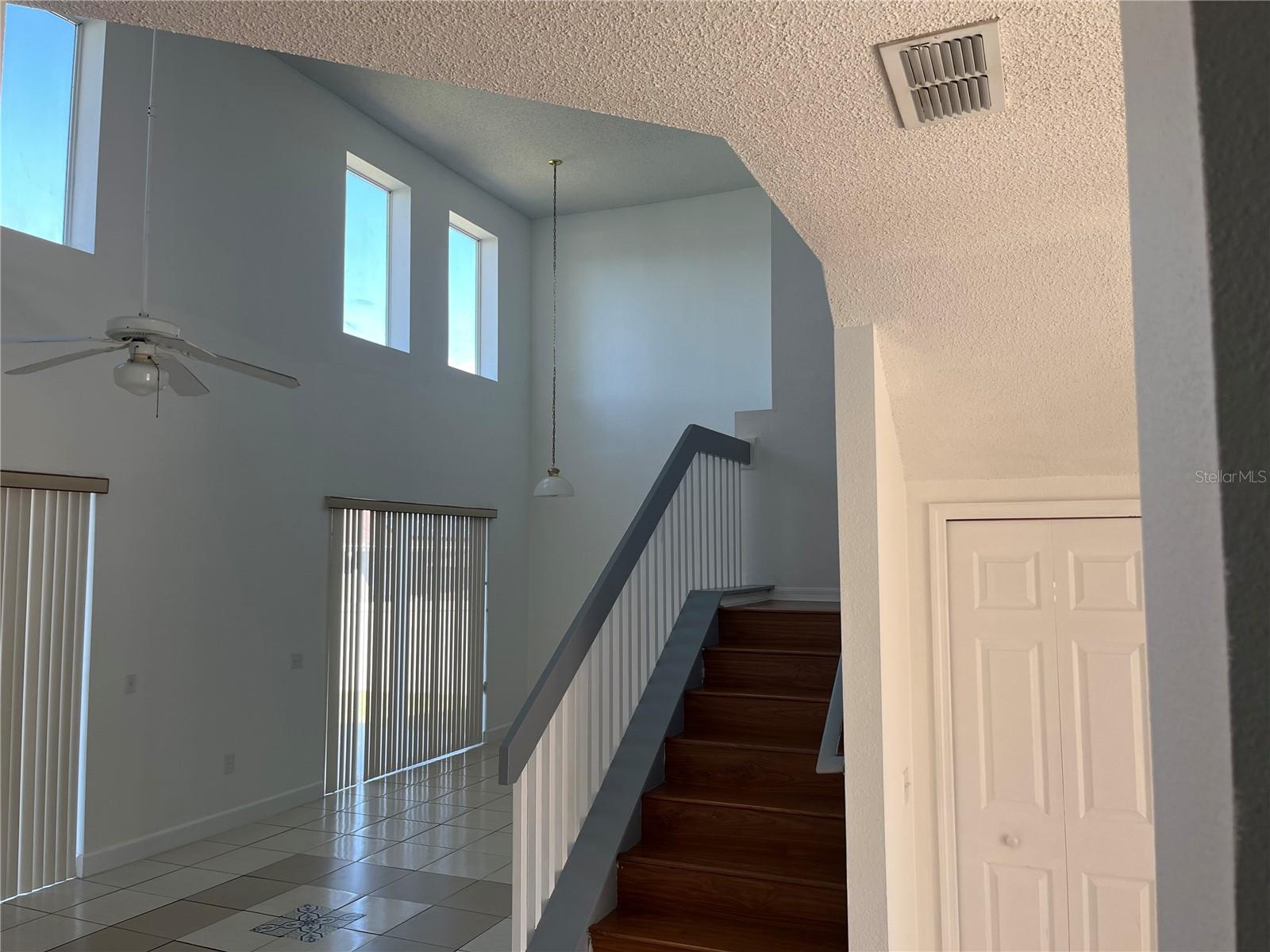 Image 9 of 23 For 1920 Manatee Drive