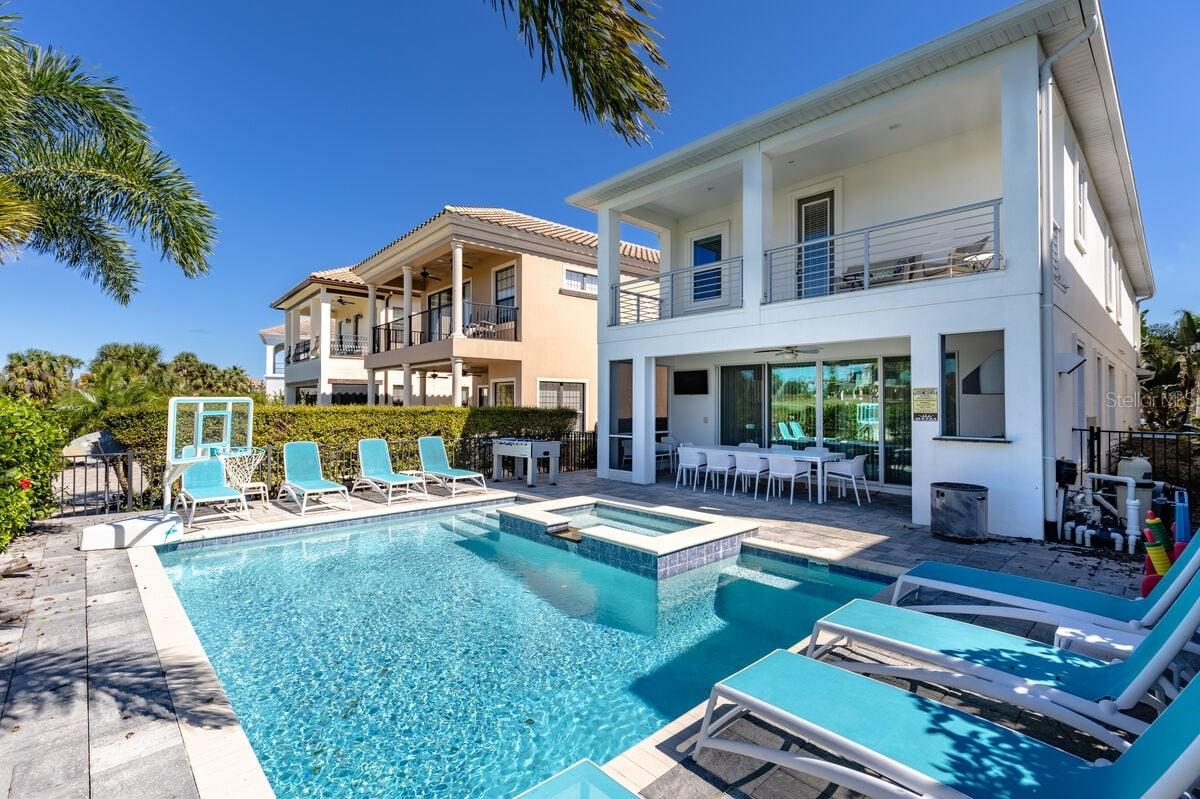 Image 40 of 50 For 1036 Castle Pines Court