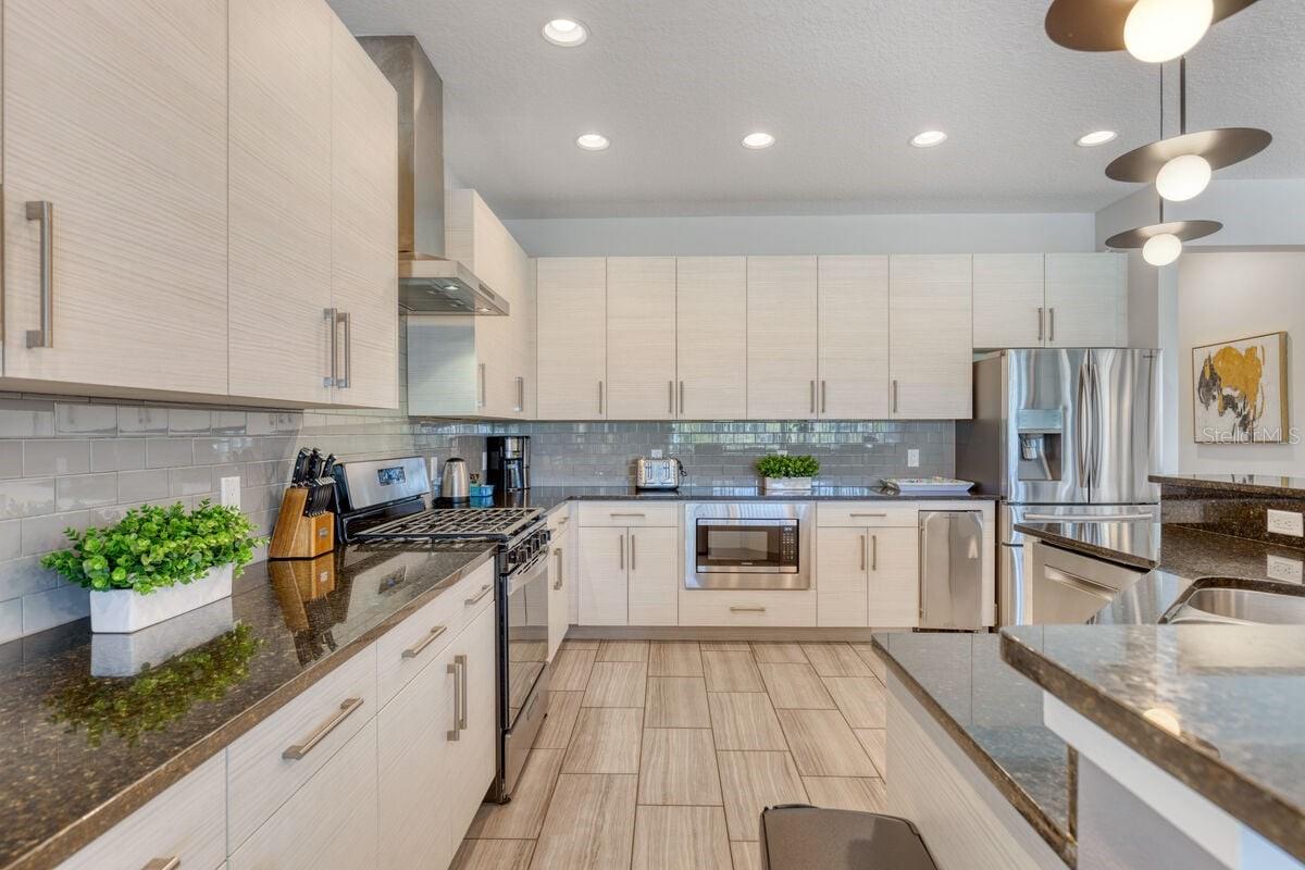 Image 5 of 50 For 1036 Castle Pines Court