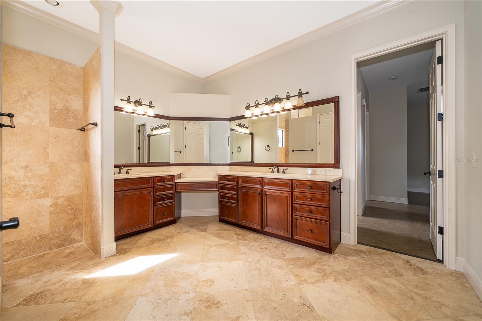 Image 24 of 47 For 7415 Pointe Venezia Drive