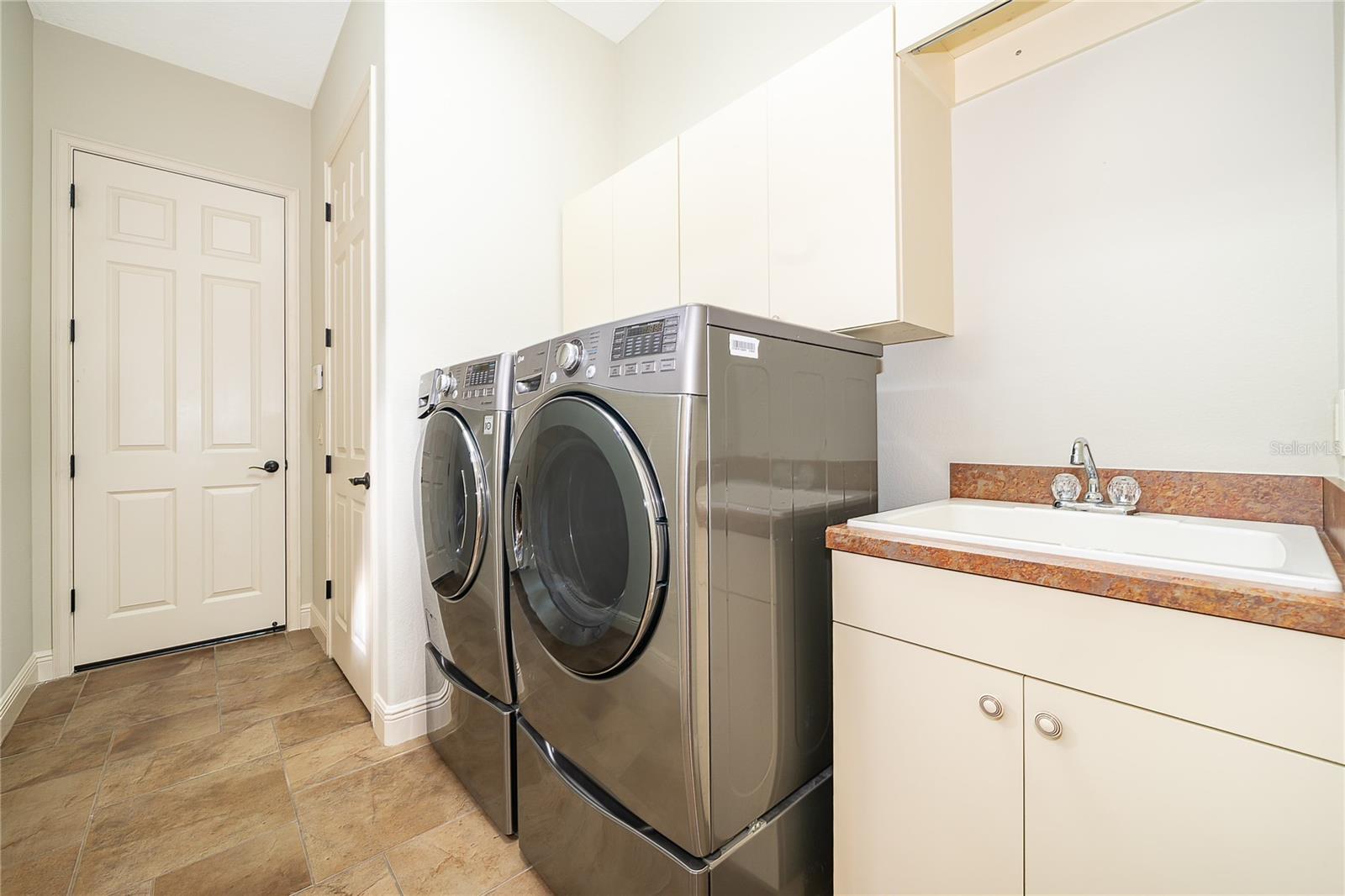 Image 33 of 47 For 7415 Pointe Venezia Drive
