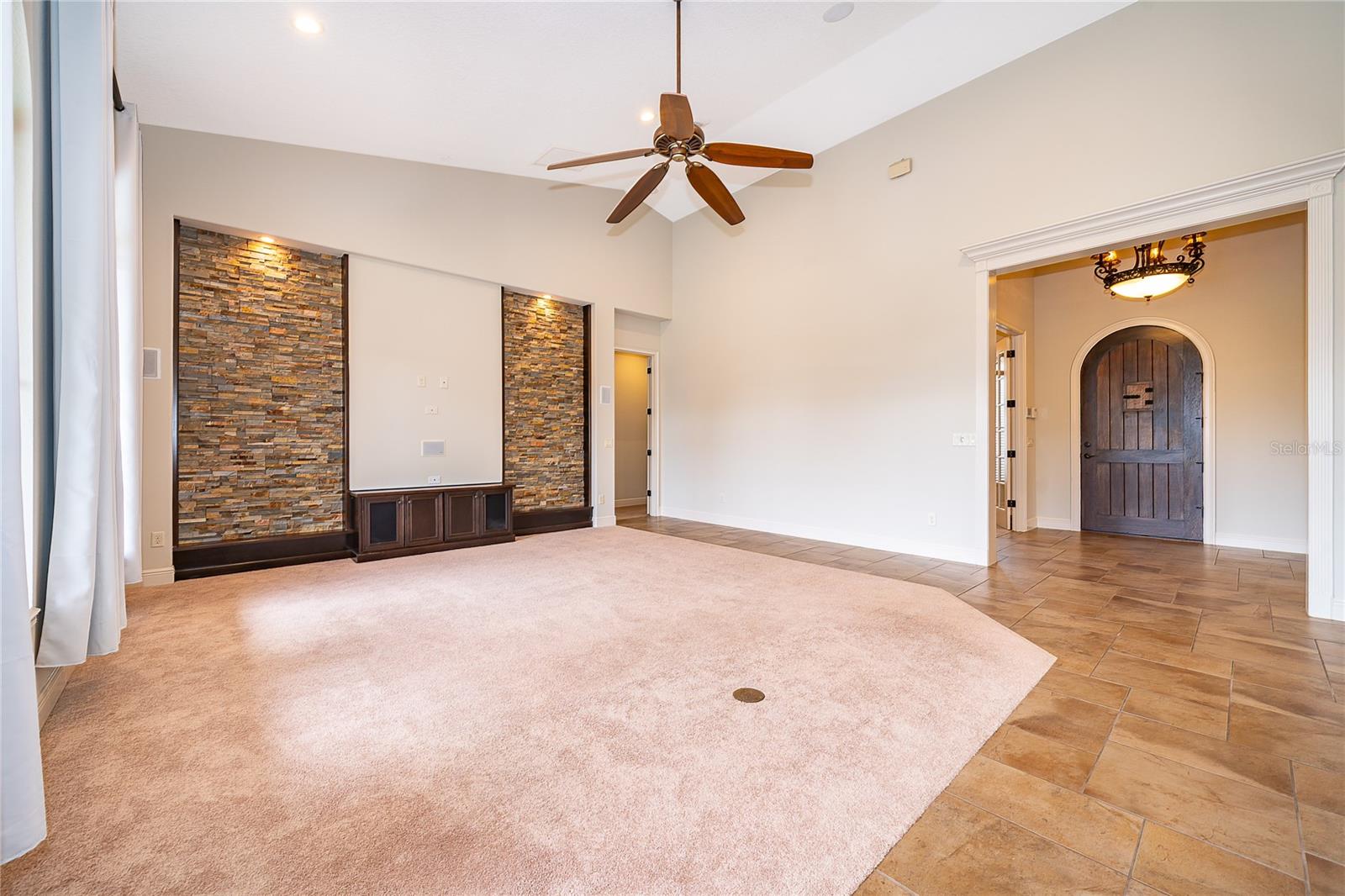 Image 9 of 47 For 7415 Pointe Venezia Drive