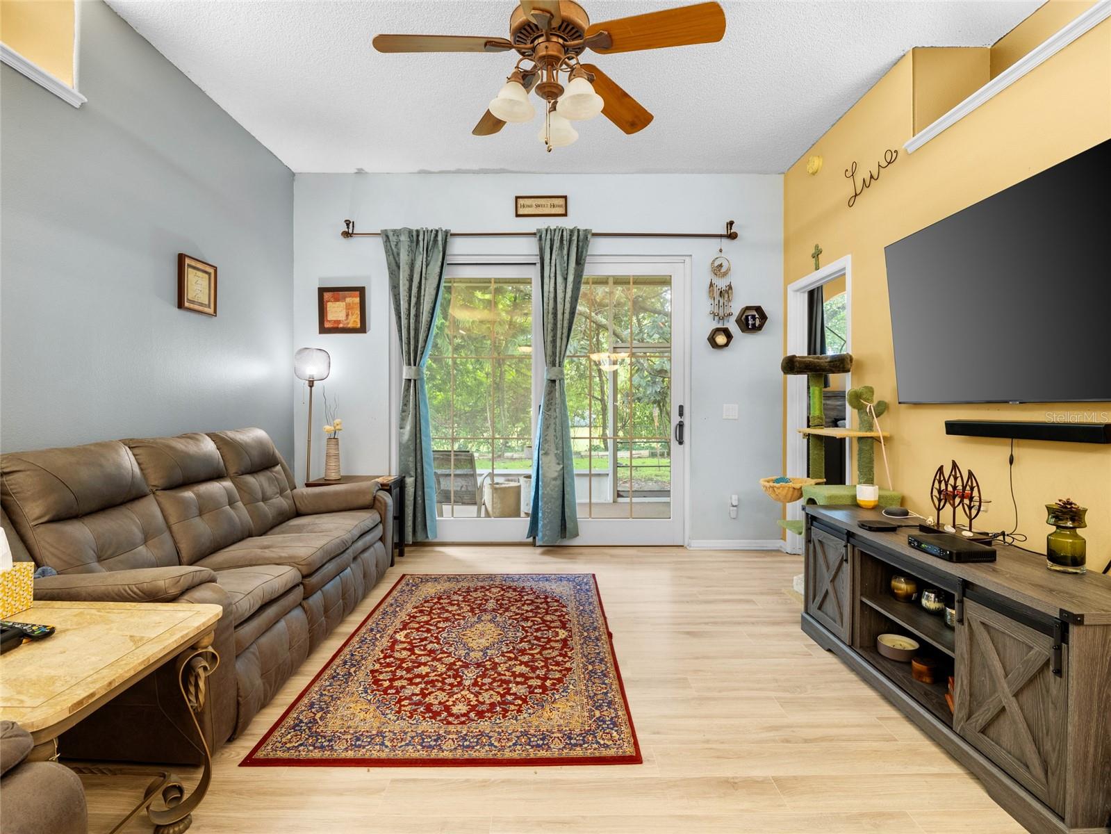 Image 3 of 28 For 412 Valencia Place