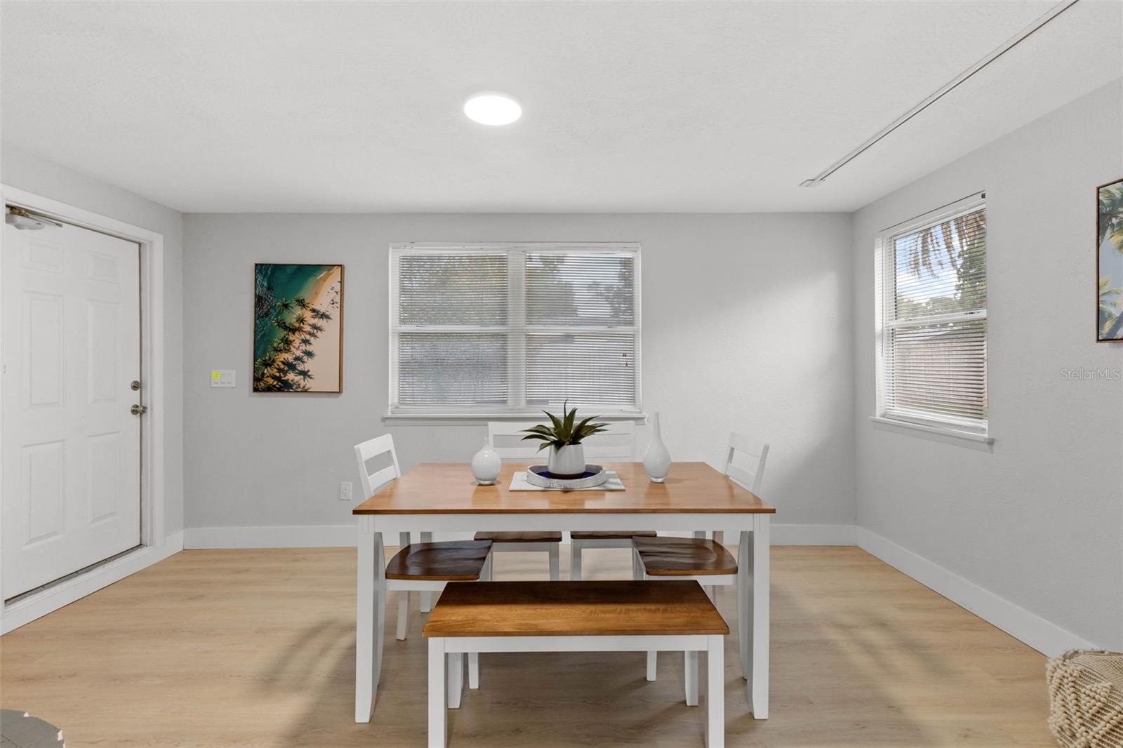 Image 14 of 27 For 1073 Kenwood Drive