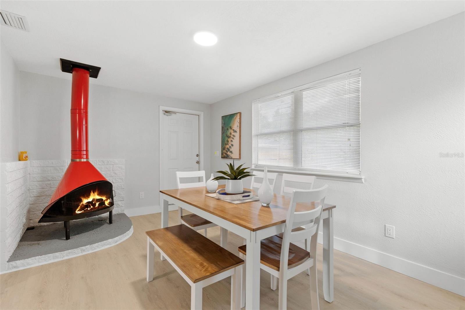 Image 15 of 27 For 1073 Kenwood Drive