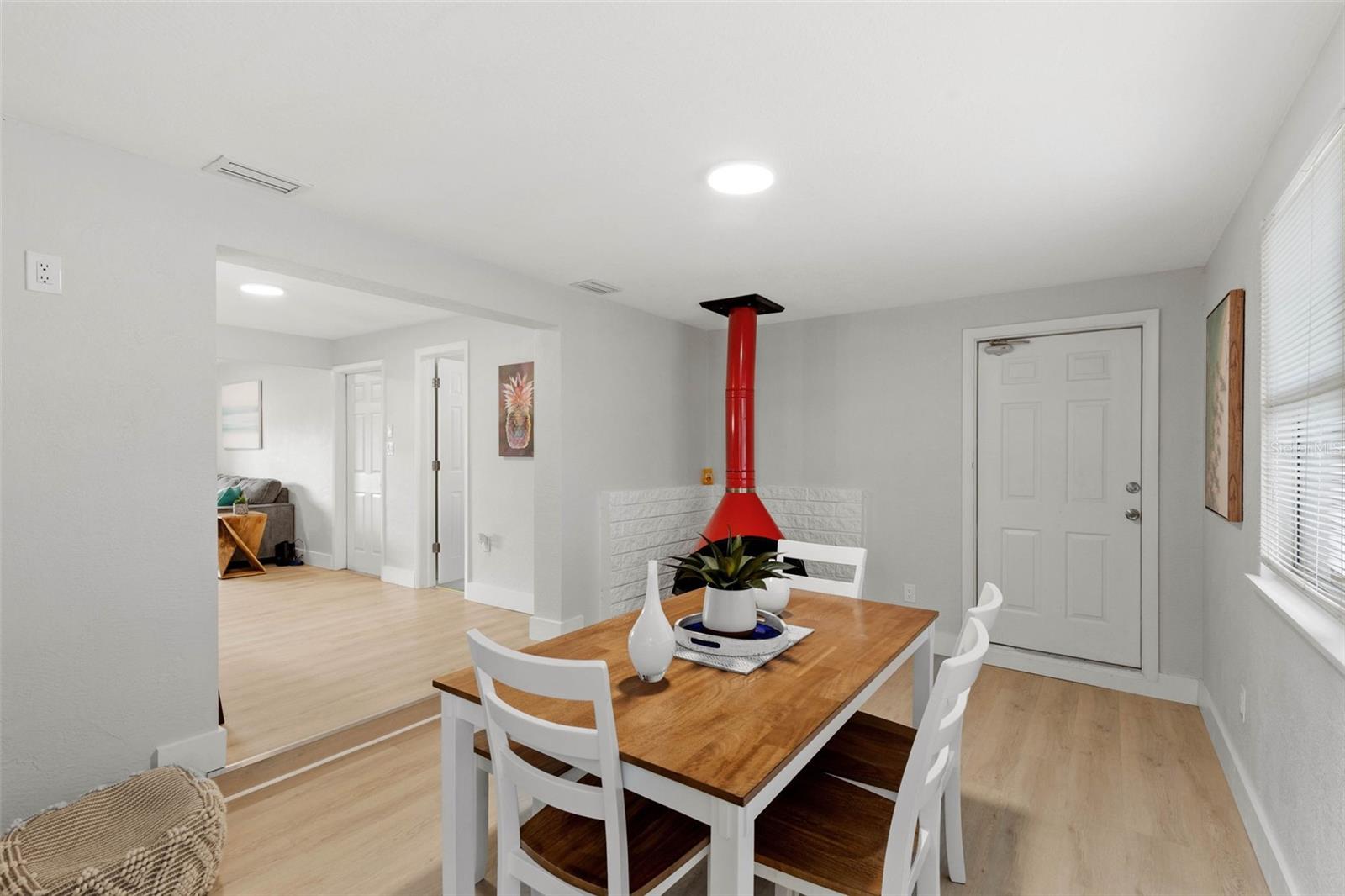 Image 16 of 27 For 1073 Kenwood Drive