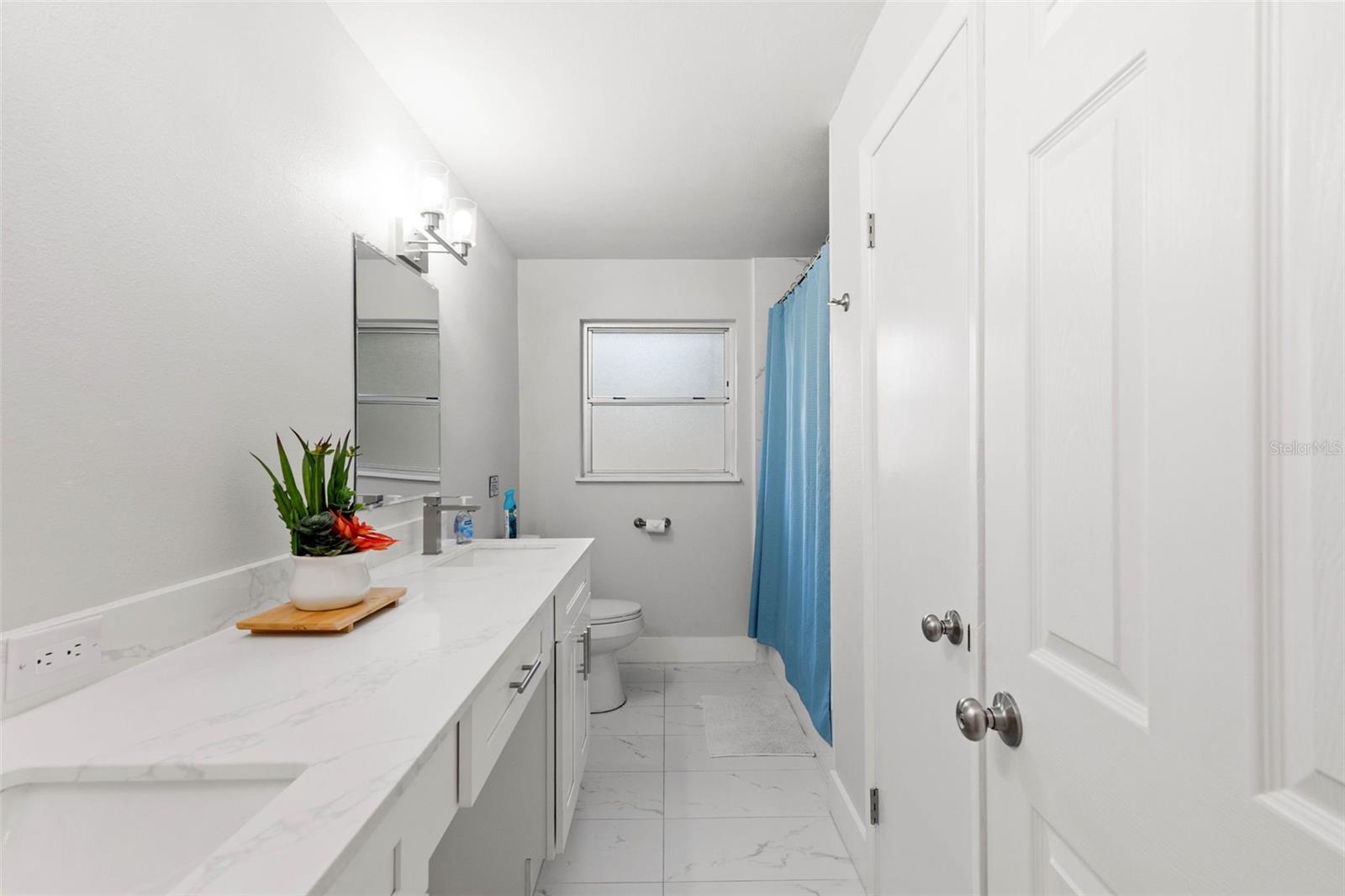 Image 19 of 27 For 1073 Kenwood Drive