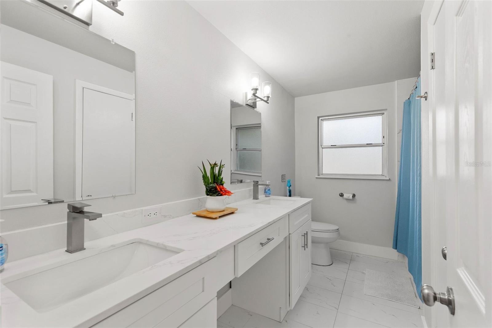 Image 20 of 27 For 1073 Kenwood Drive