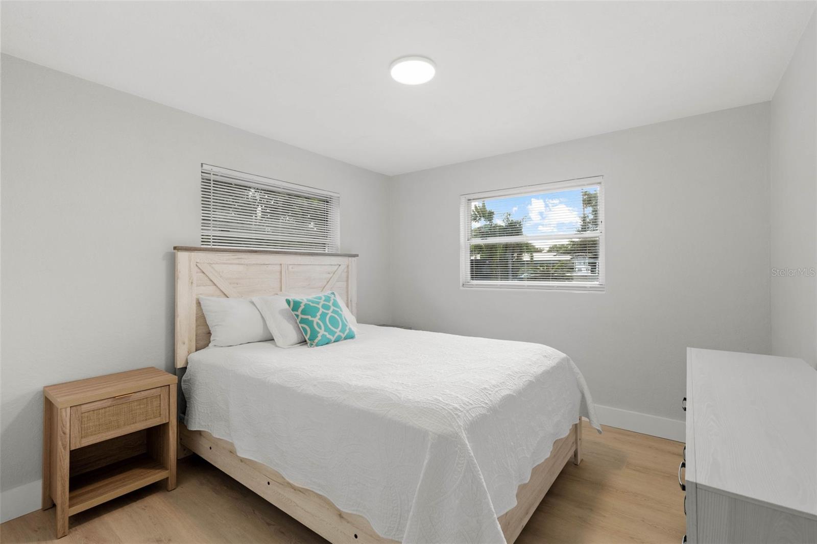 Image 24 of 27 For 1073 Kenwood Drive